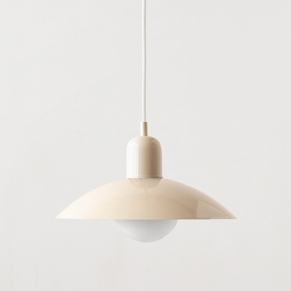 Kolorowa lampa wisząca inspirowana stylem retro
