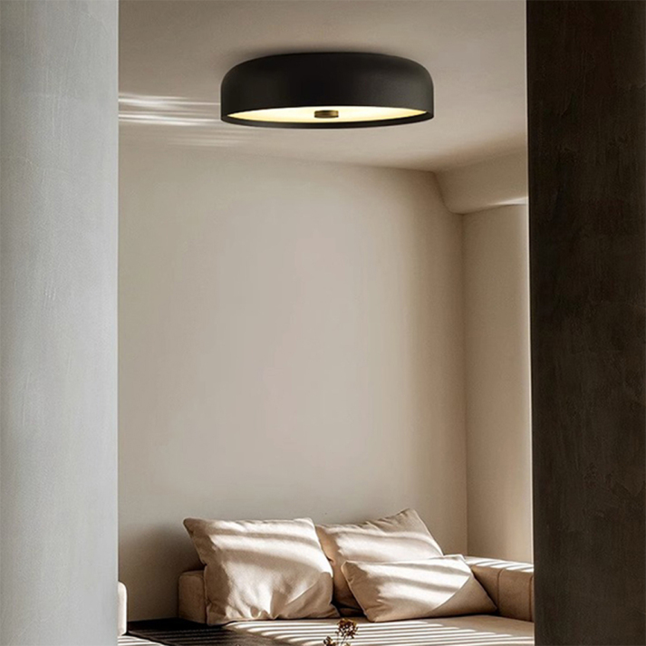 Skandynawska minimalistyczna lampa sufitowa w stylu vintage