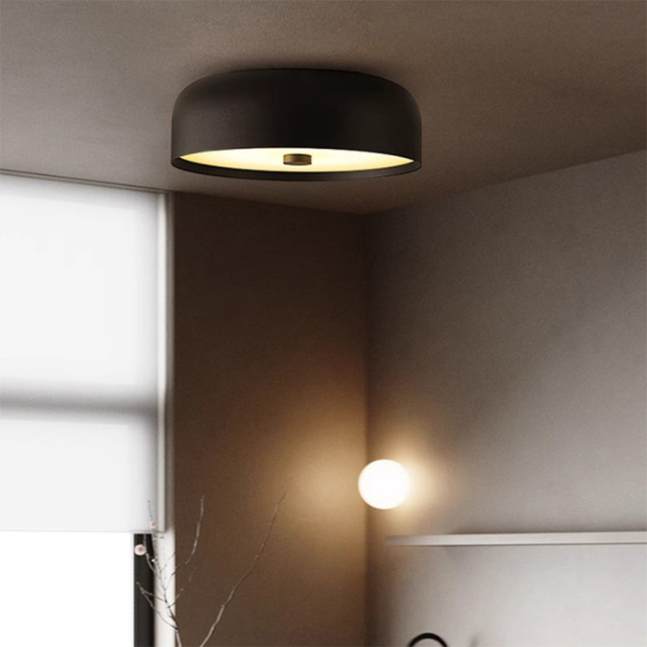 Skandynawska minimalistyczna lampa sufitowa w stylu vintage