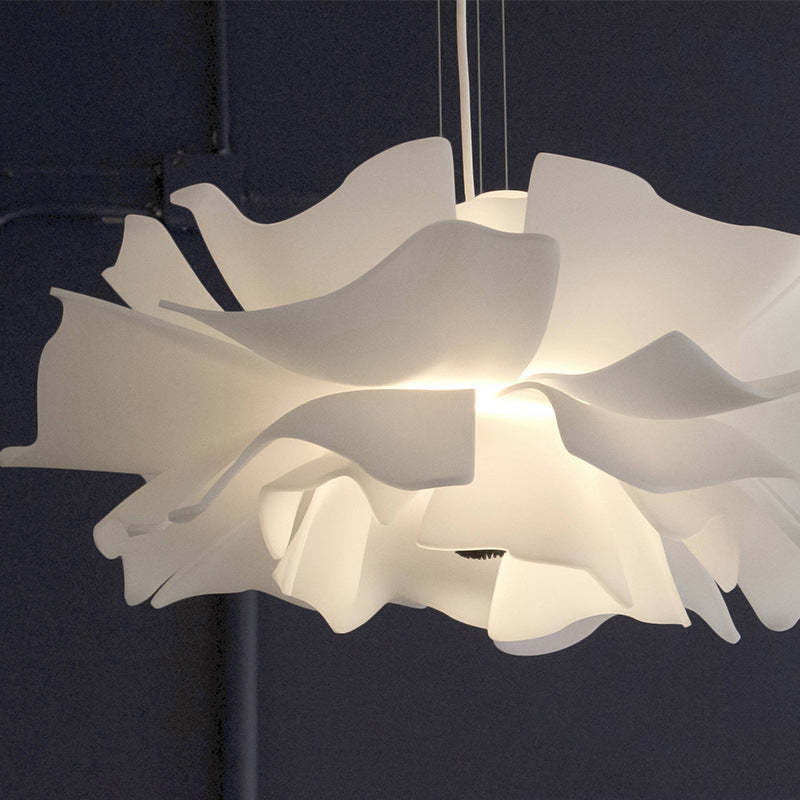 Nowoczesna lampa wisząca inspirowana kwiatami