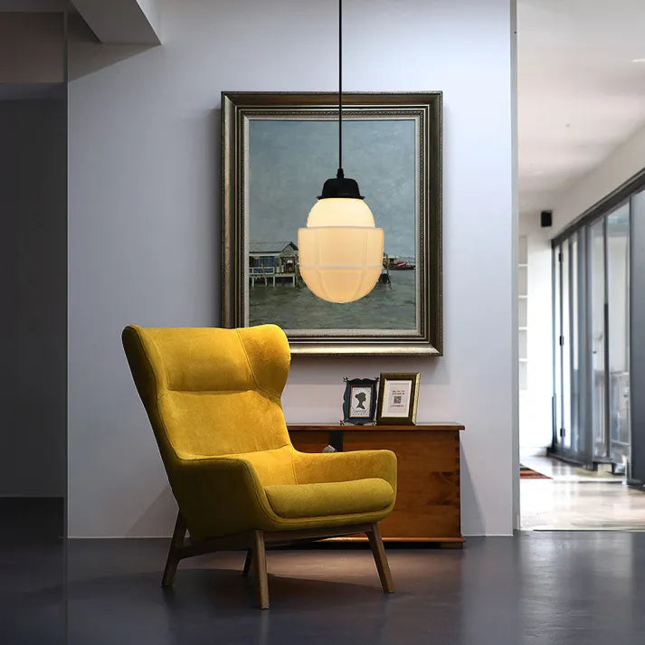 Nowoczesna lampa wisząca o geometrycznym, matowym wzornictwie