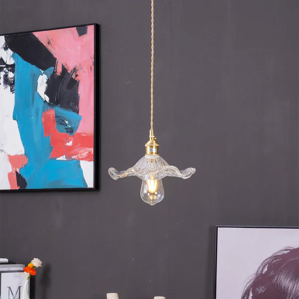 Elegancka lampa wisząca z motywem kwiatowym inspirowana hibiskusem