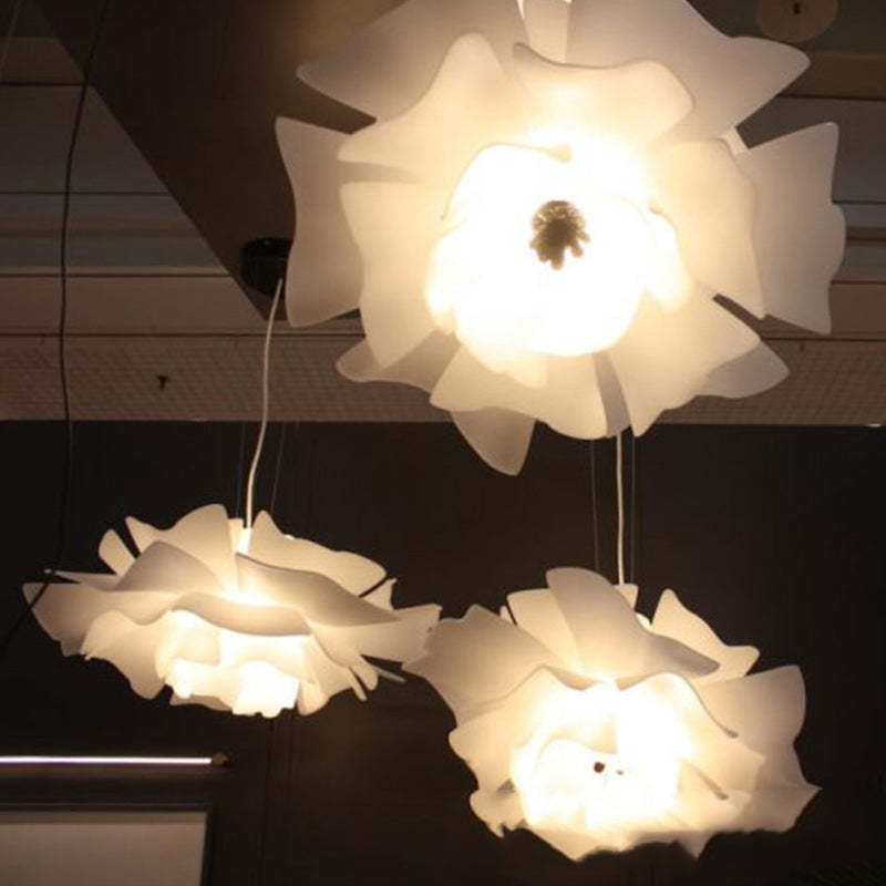 Nowoczesna lampa wisząca inspirowana kwiatami