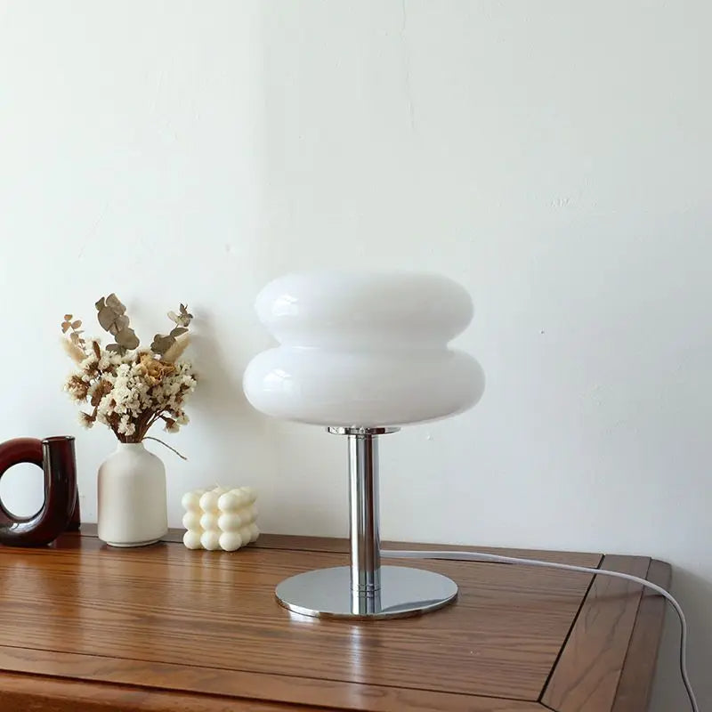 Elegancka lampa stołowa inspirowana stylem włoskim