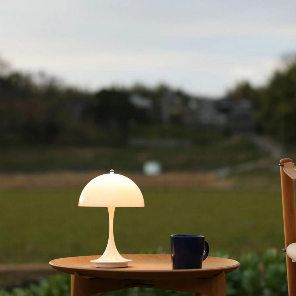 Nowoczesna LED-owa lampa stołowa w kształcie grzyba
