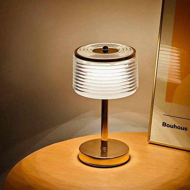 Nowoczesna lampa biurkowa LED z pierścieniem