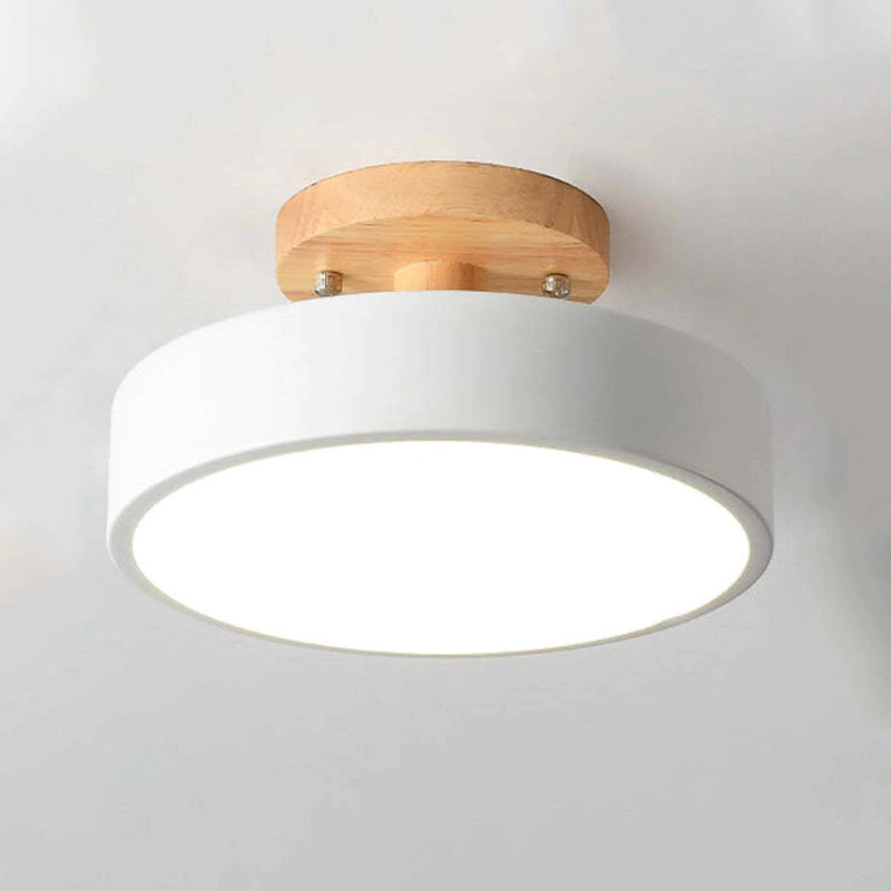Nowoczesne lampy sufitowe LED montowane na płasko