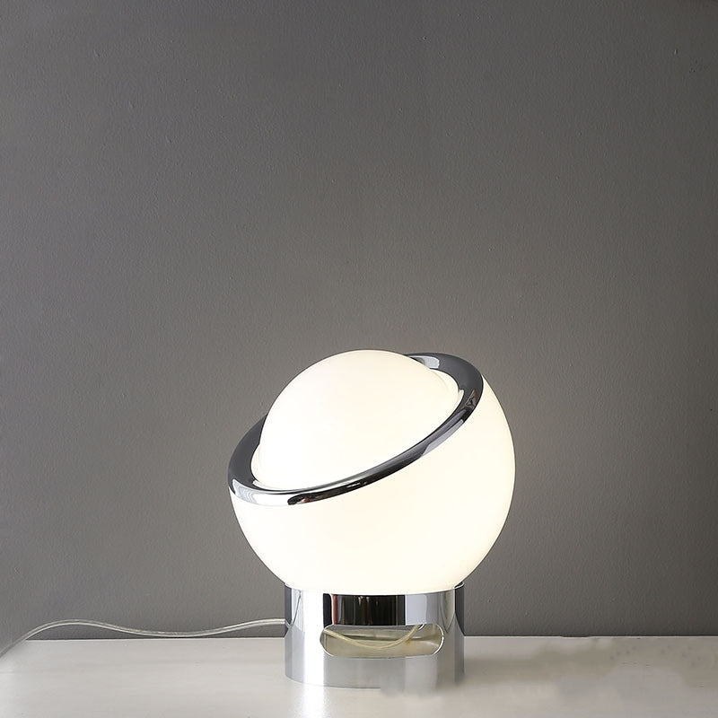 Klasyczna lampa biurkowa inspirowana Francją