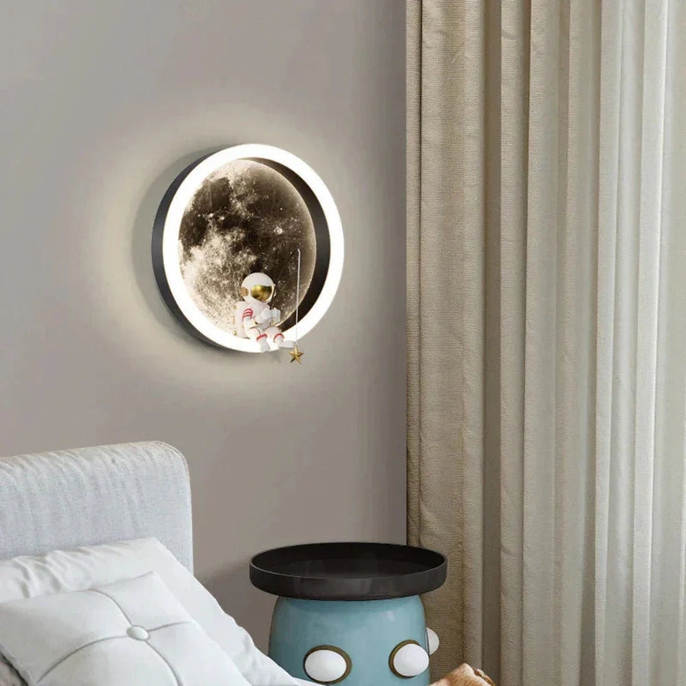 Nowoczesna lampka nocna ścienna inspirowana księżycem