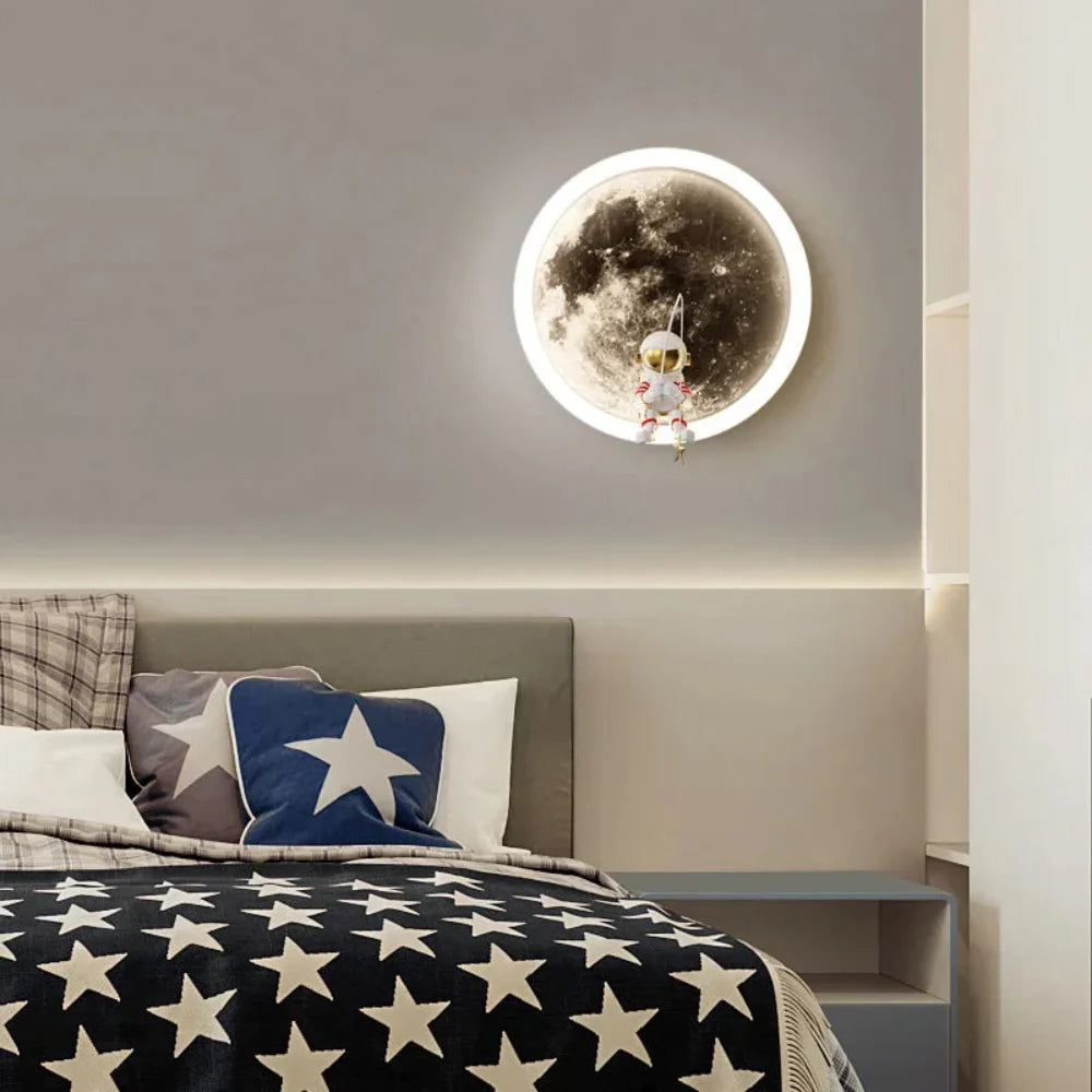 Nowoczesna lampka nocna ścienna inspirowana księżycem