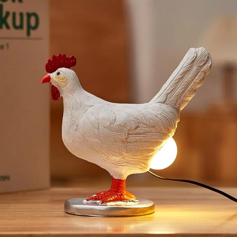Fantazyjna lampa stołowa w kształcie kurczaka