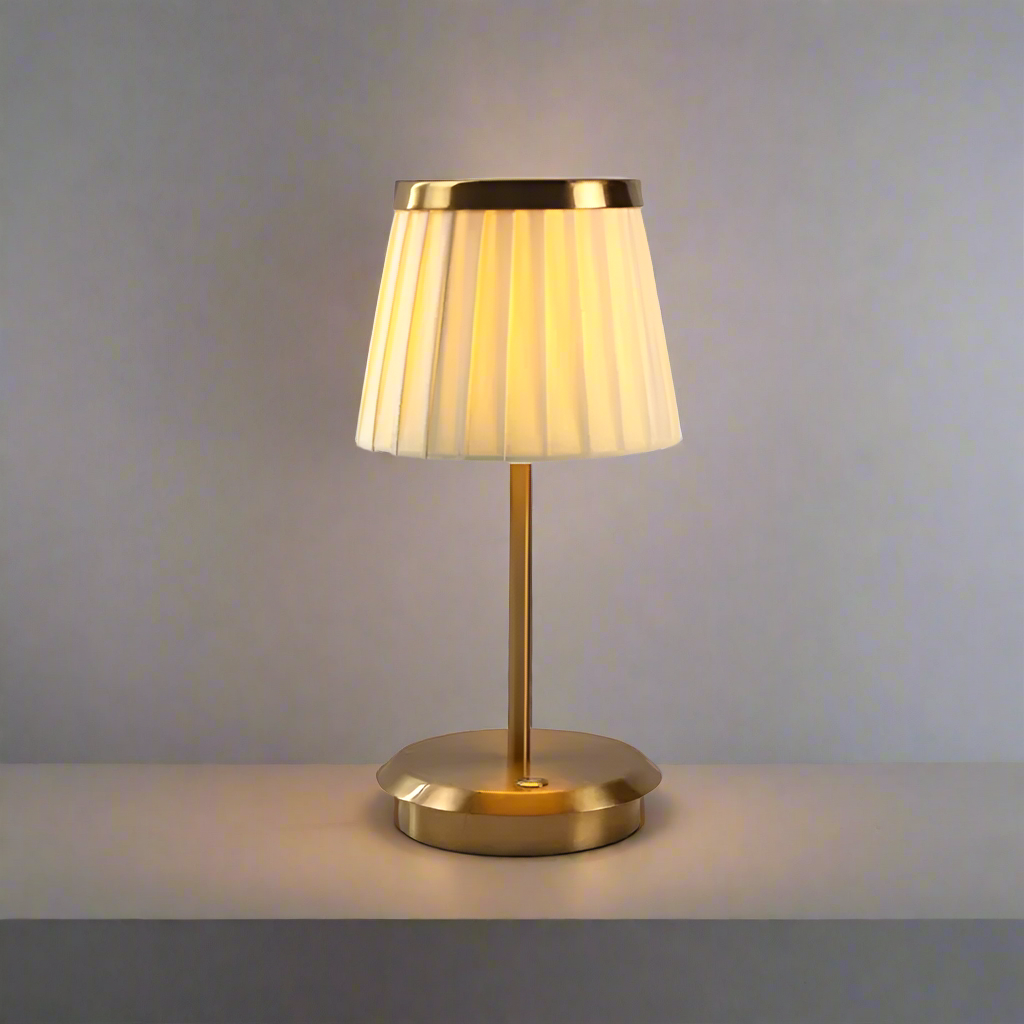 Lampa biurkowa o ponadczasowym designie