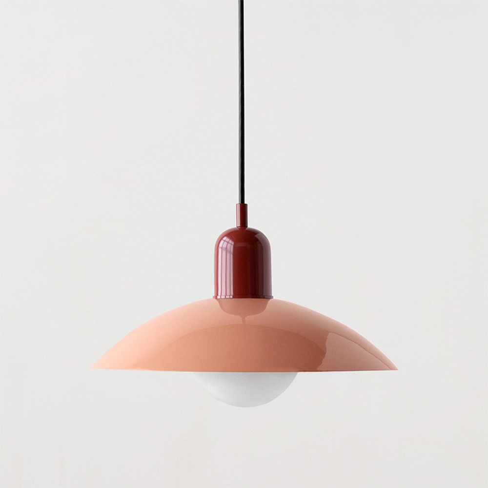 Kolorowa lampa wisząca inspirowana stylem retro