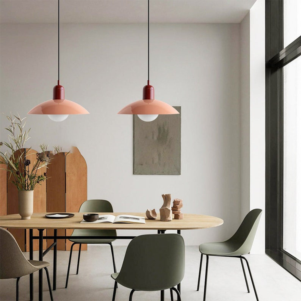 Kolorowa lampa wisząca inspirowana stylem retro