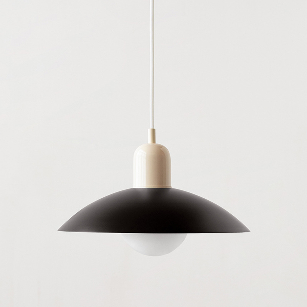 Kolorowa lampa wisząca inspirowana stylem retro