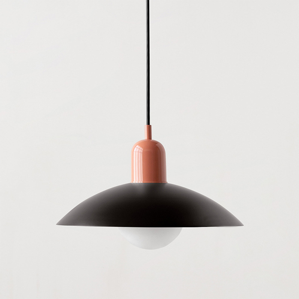 Kolorowa lampa wisząca inspirowana stylem retro
