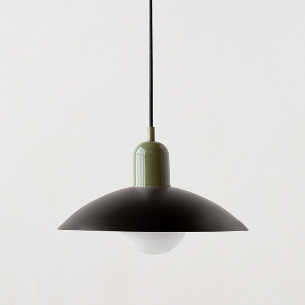 Kolorowa lampa wisząca inspirowana stylem retro
