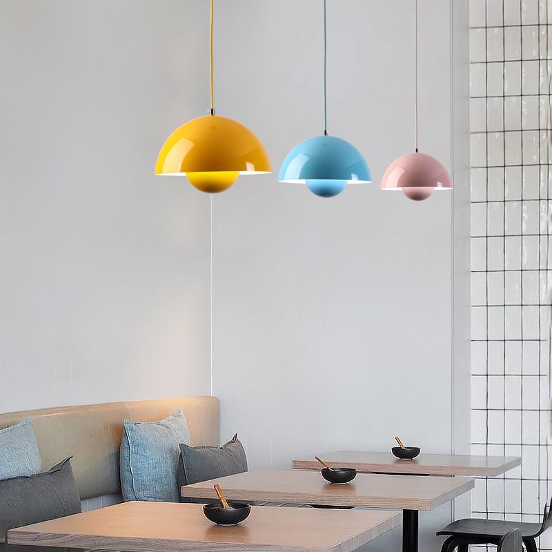 Pływająca lampa wisząca w kształcie kuli