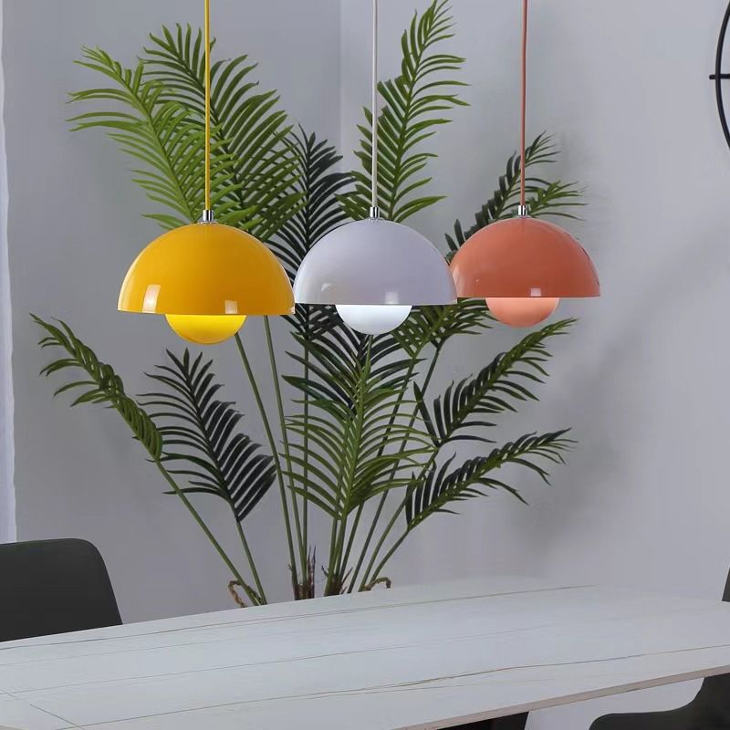 Pływająca lampa wisząca w kształcie kuli