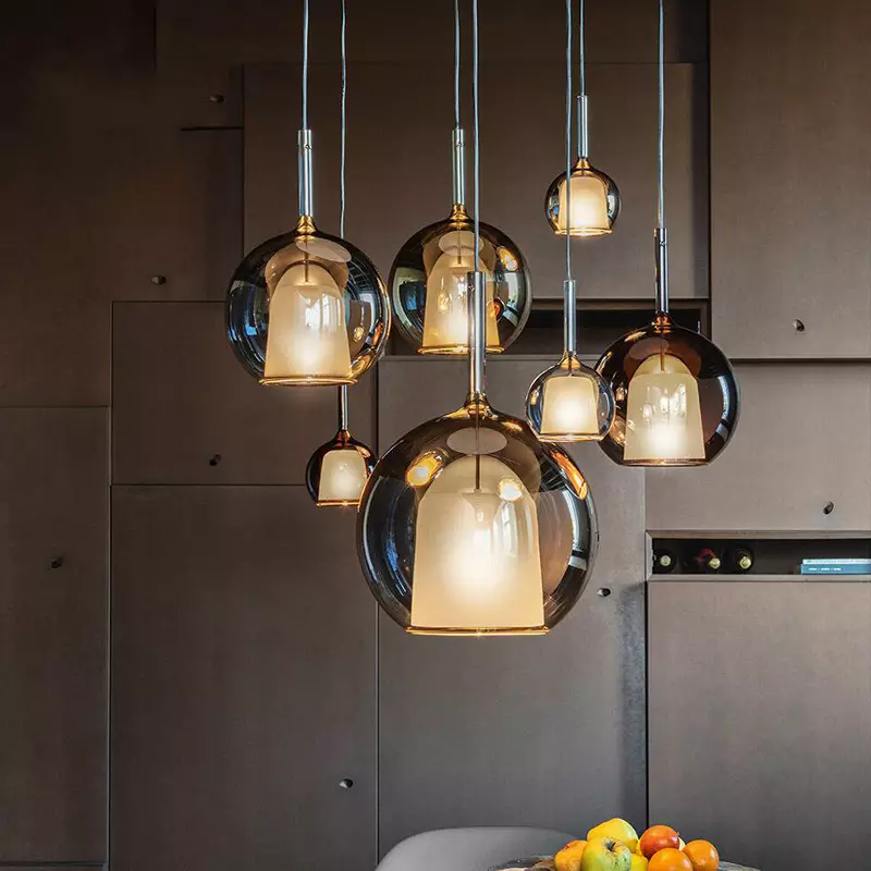 Minimalistyczna lampa wisząca inspirowana stylem skandynawskim