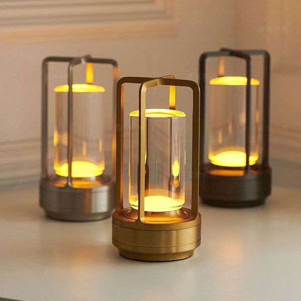 Lampa stołowa w stylu antycznym