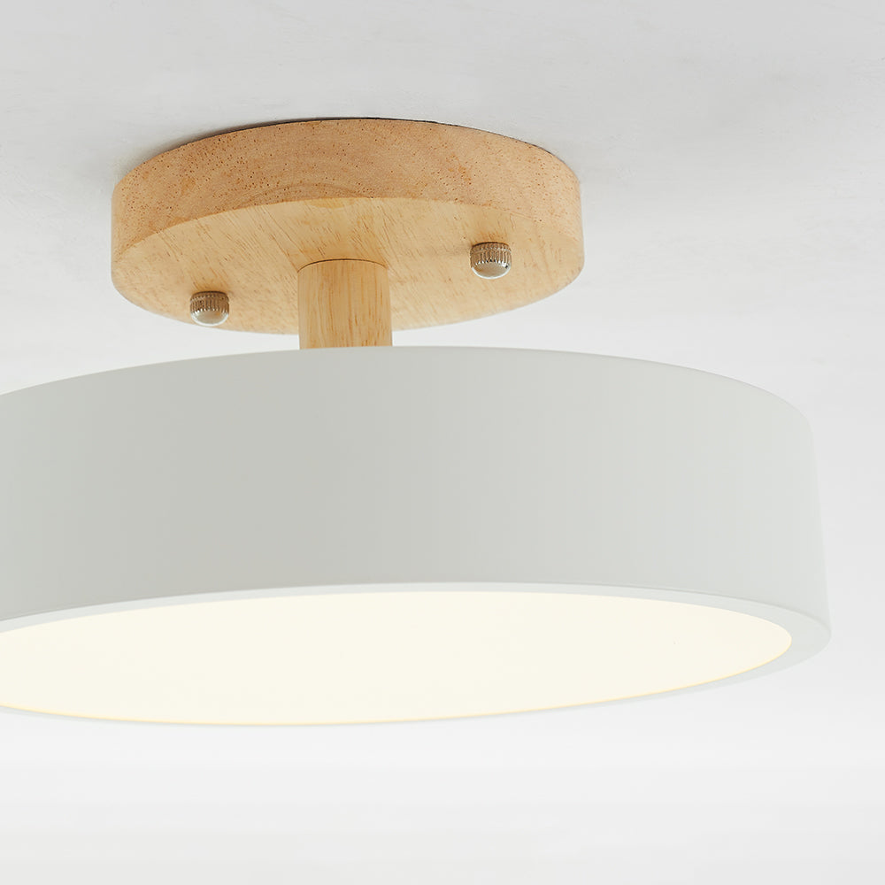 Nowoczesne lampy sufitowe LED montowane na płasko