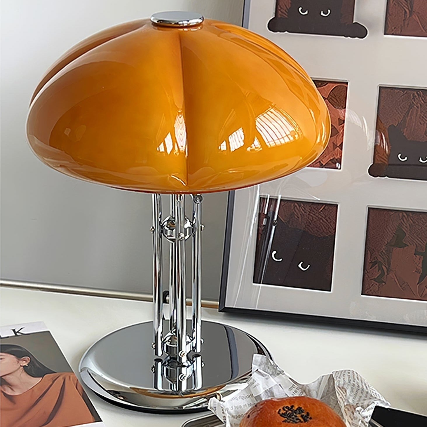 Lampa biurkowa w stylu retro minimalistyczna