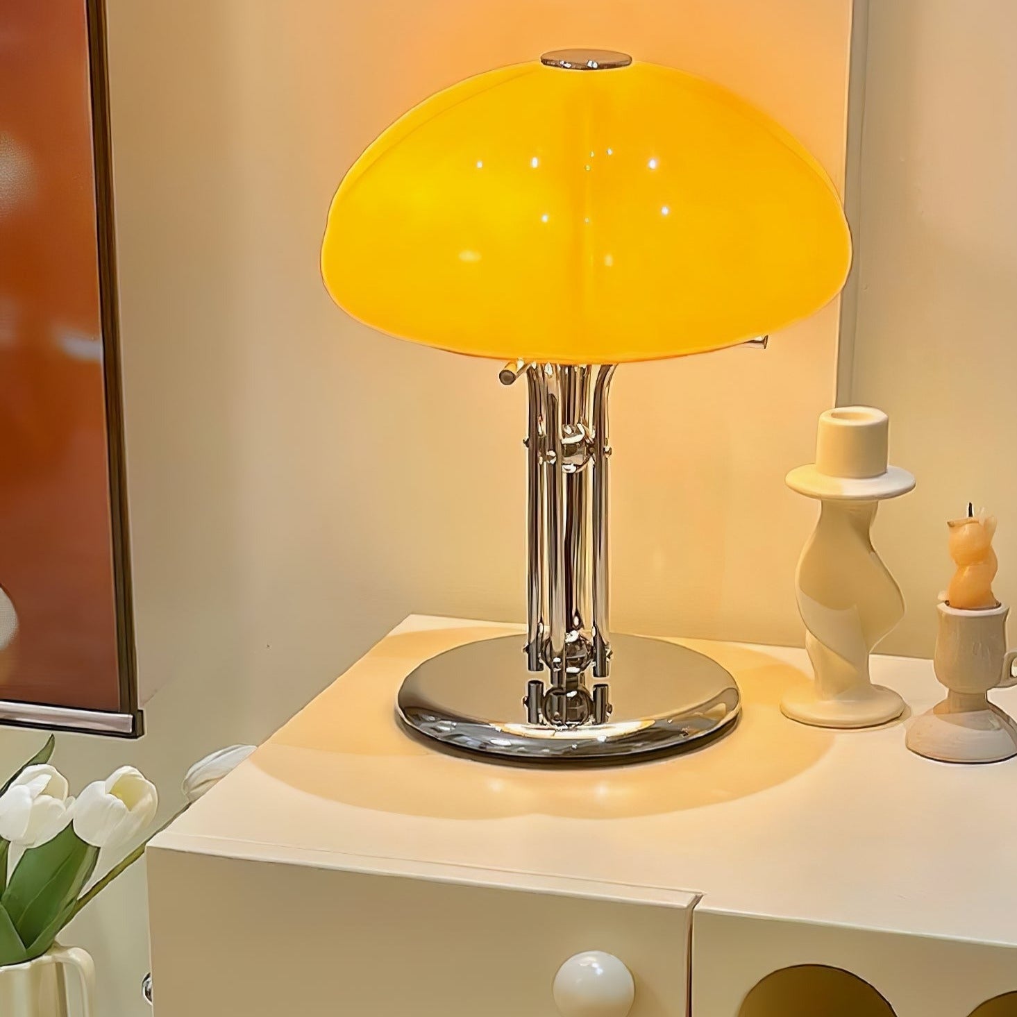 Lampa biurkowa w stylu retro minimalistyczna