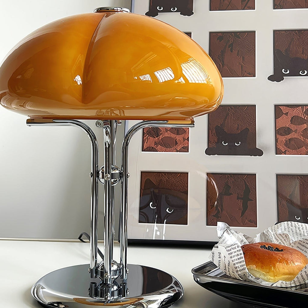 Lampa biurkowa w stylu retro minimalistyczna