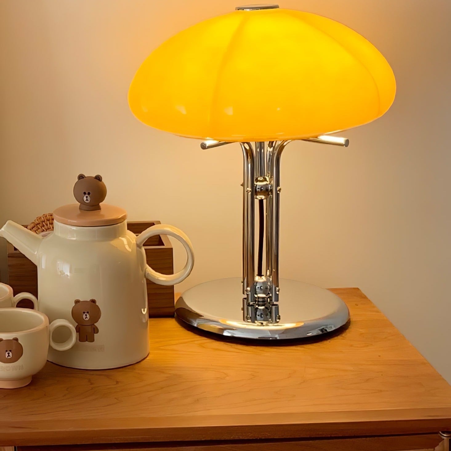 Lampa biurkowa w stylu retro minimalistyczna