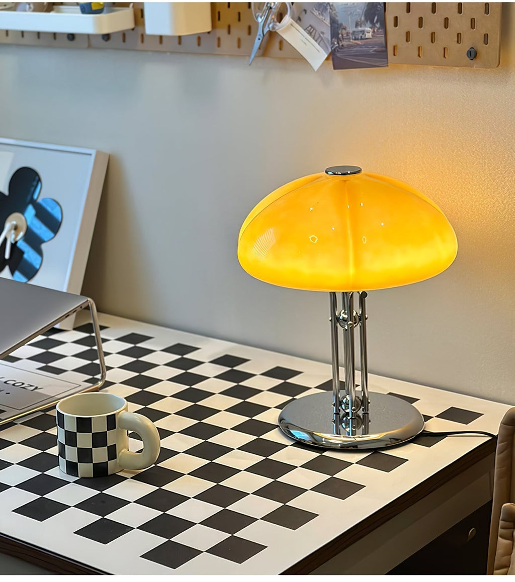 Lampa biurkowa w stylu retro minimalistyczna