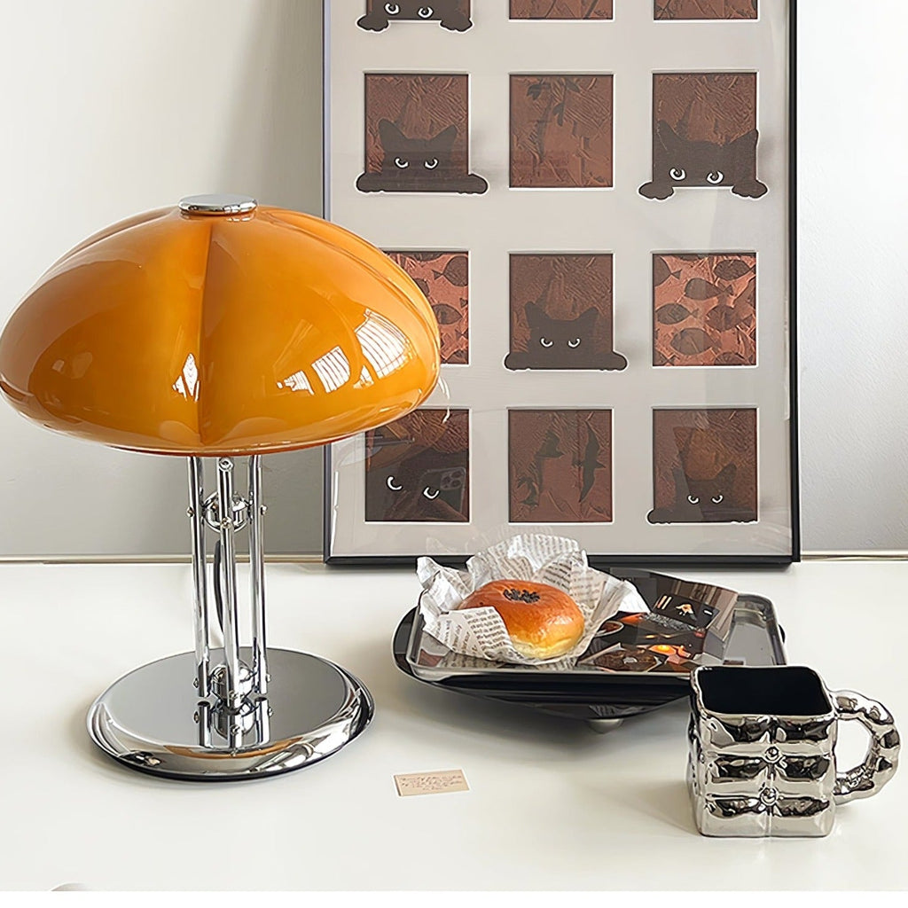 Lampa biurkowa w stylu retro minimalistyczna