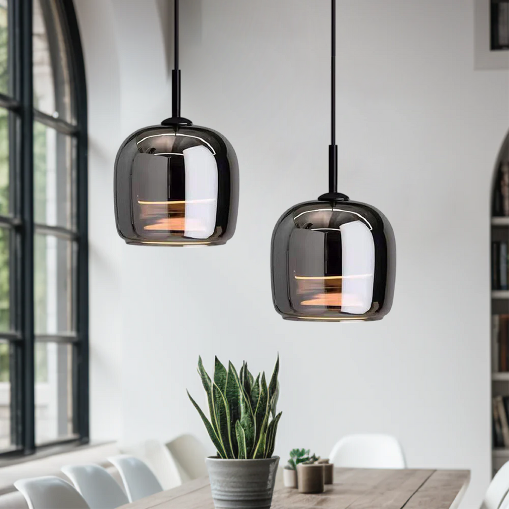 Czarna lampa wisząca w stylu skandynawskim