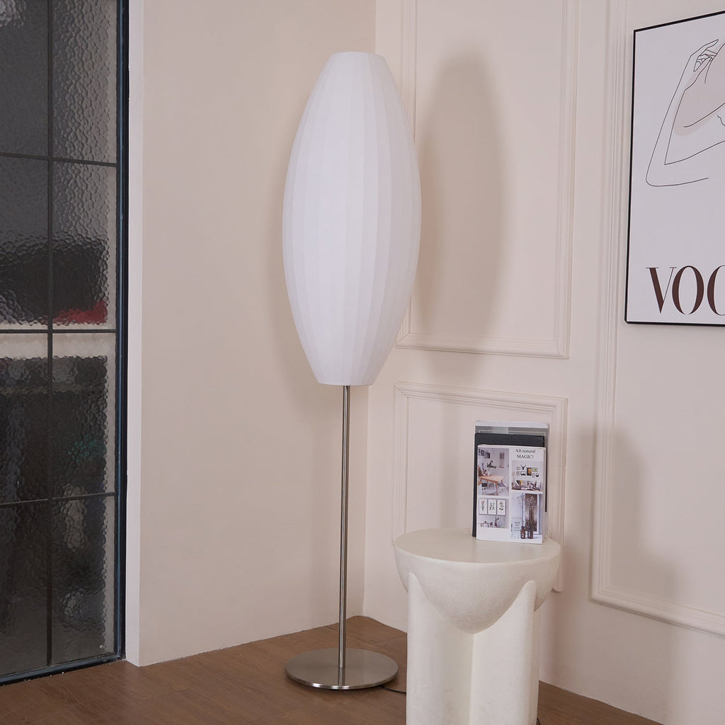 Elegancka lampa stojąca LED z żebrowanym kloszem