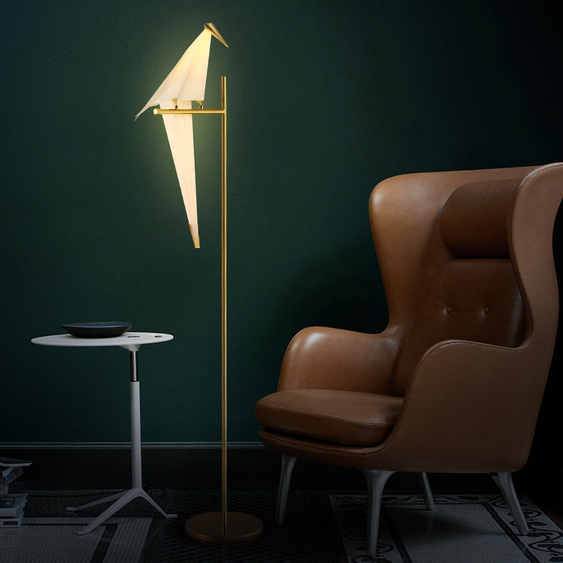Magnetyczna dekoracyjna lampa stołowa inspirowana ptakami