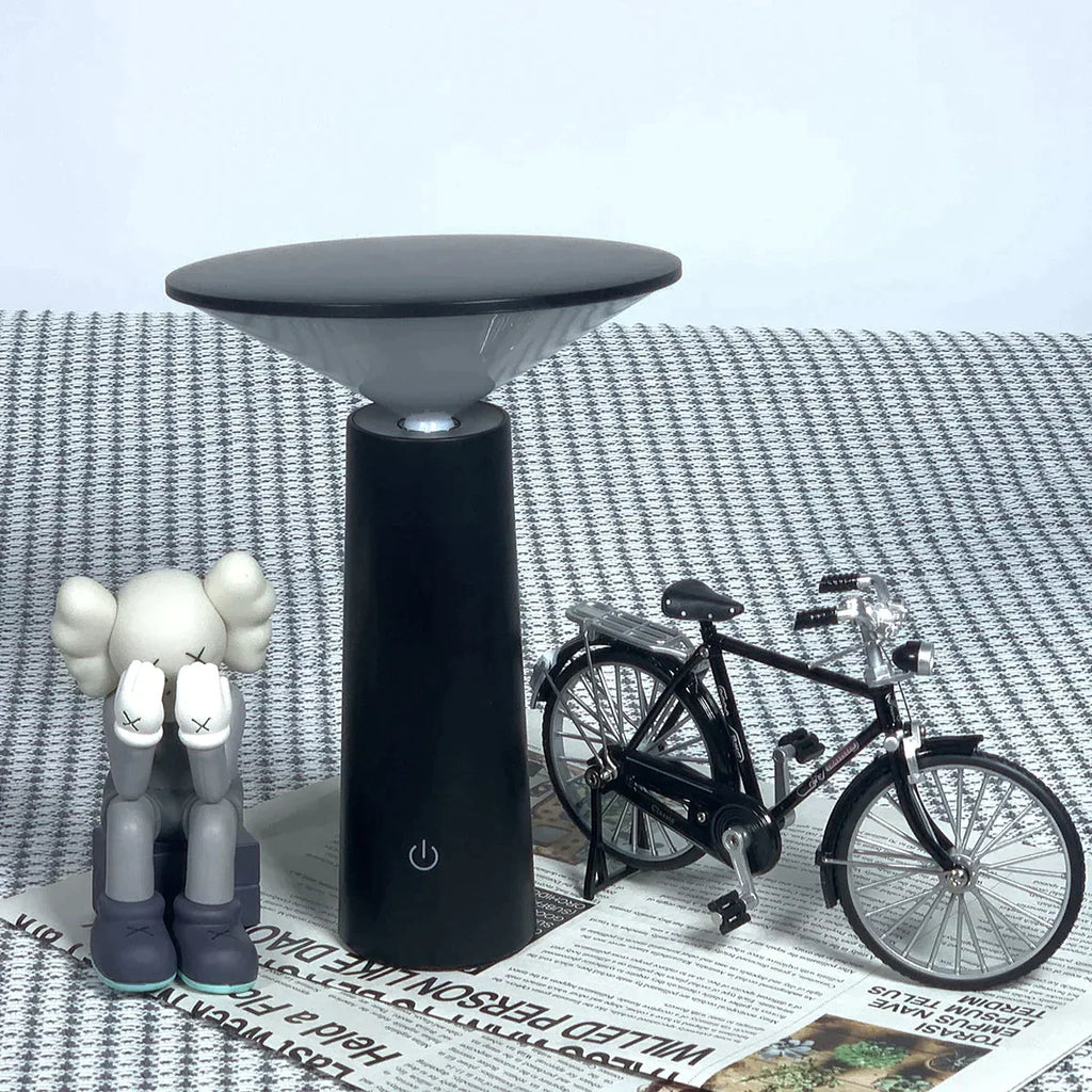 Przenośna bezprzewodowa lampa biurkowa