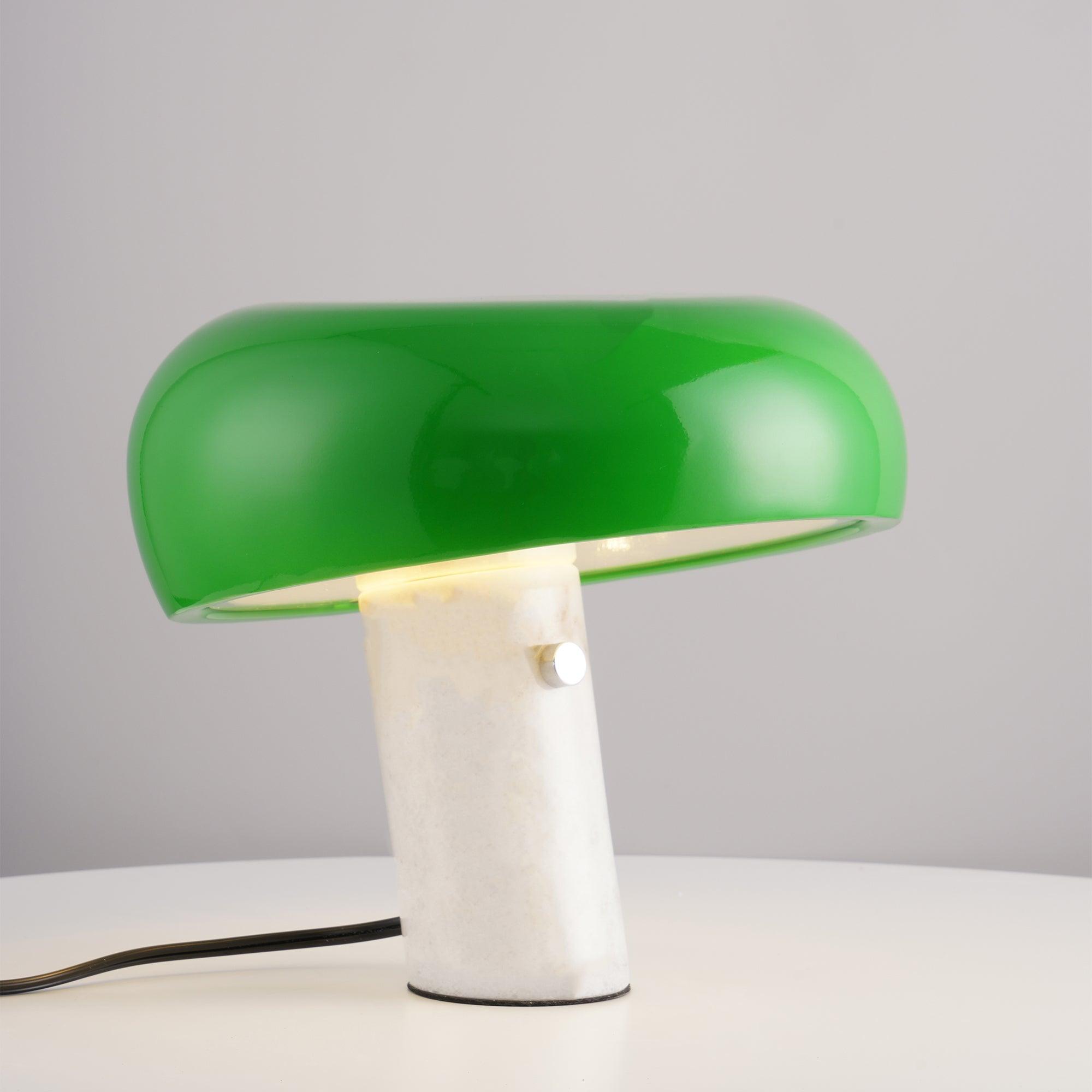 Nowoczesna i stylowa lampa biurkowa w kształcie grzyba