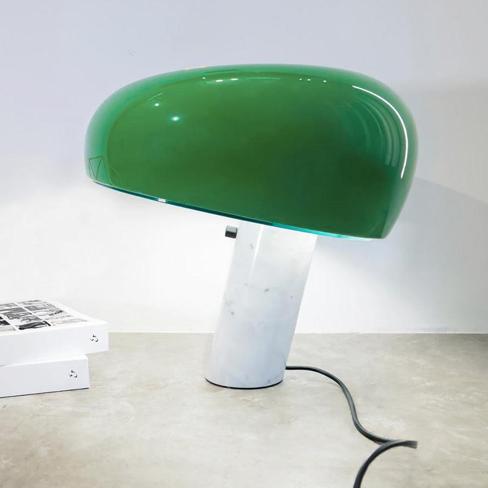 Nowoczesna i stylowa lampa biurkowa w kształcie grzyba