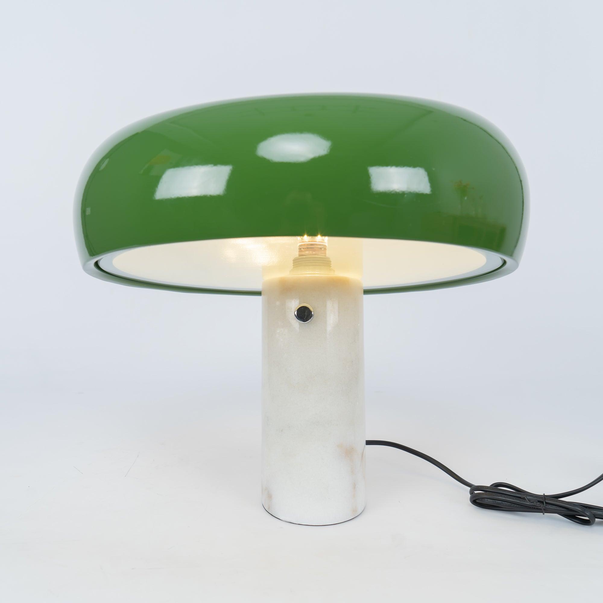 Nowoczesna i stylowa lampa biurkowa w kształcie grzyba