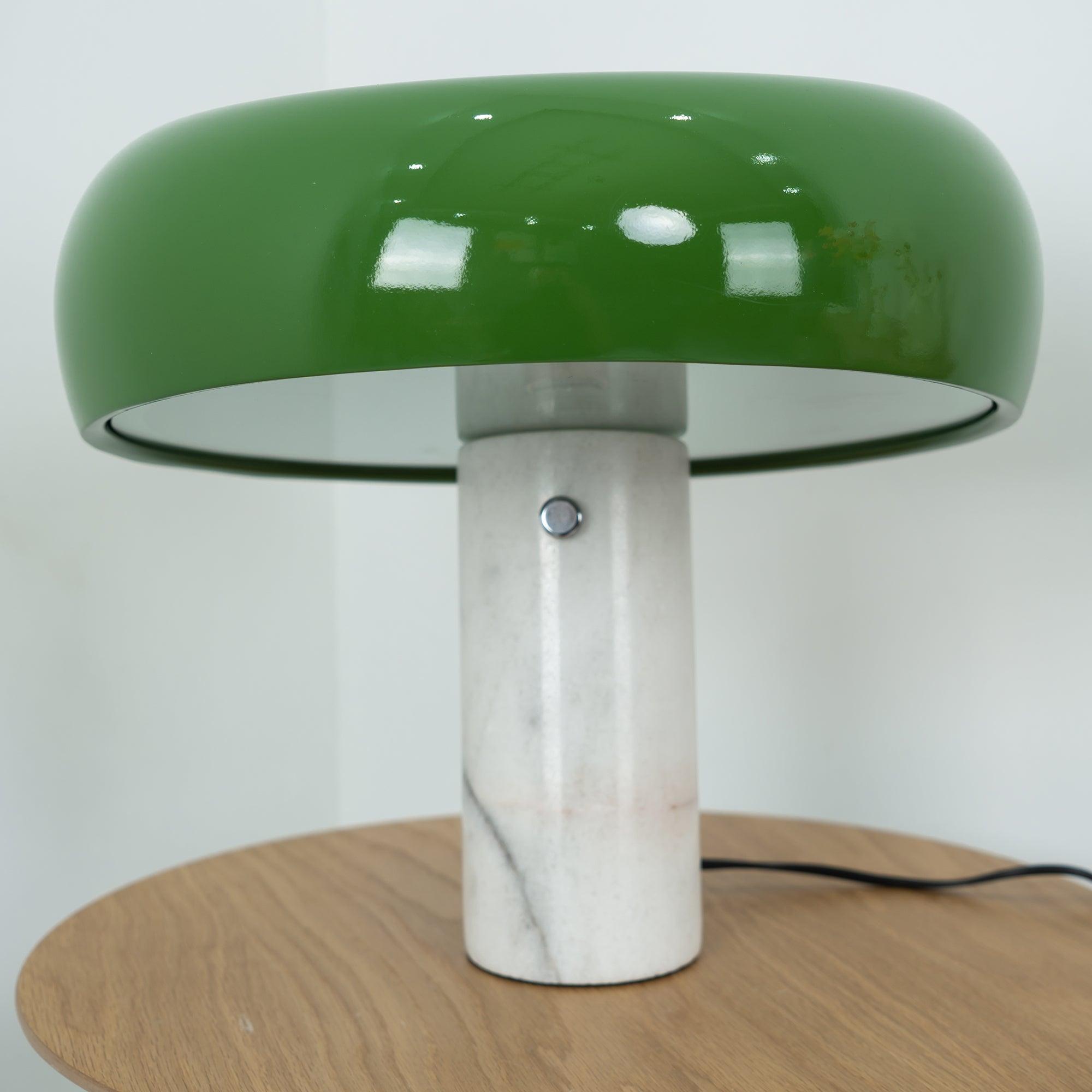 Nowoczesna i stylowa lampa biurkowa w kształcie grzyba