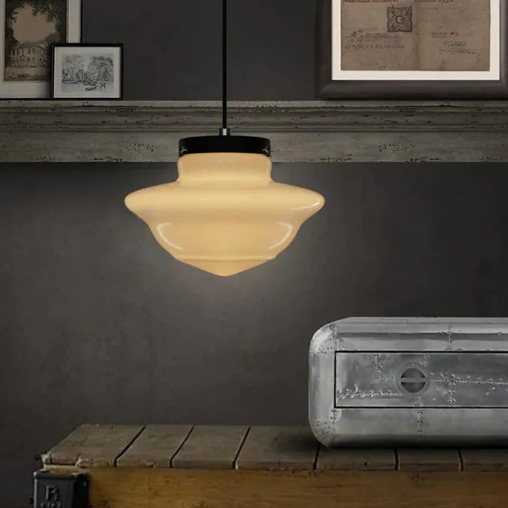 Nowoczesna lampa wisząca o geometrycznym, matowym wzornictwie