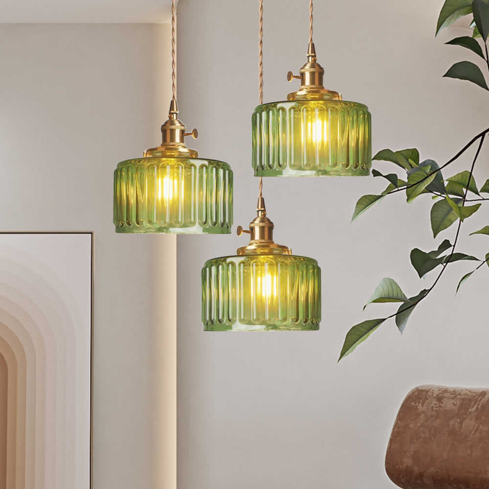 Antyczna lampa wisząca w stylu retro