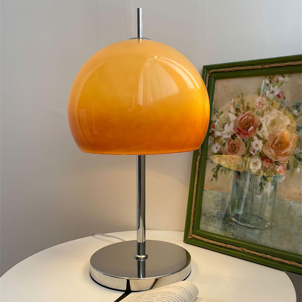 Lampa biurkowa w stylu retro minimalistyczna
