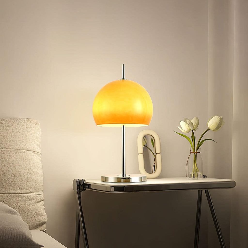 Lampa biurkowa w stylu retro minimalistyczna