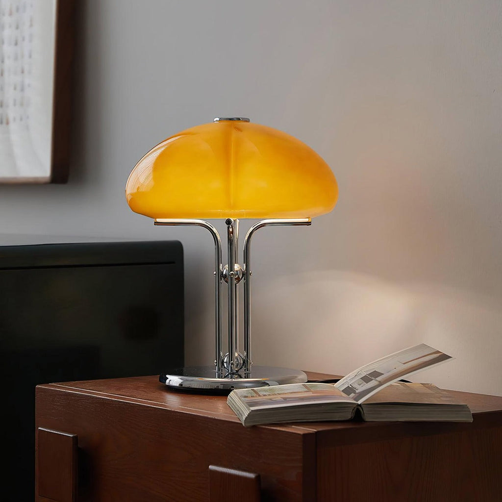 Lampa biurkowa w stylu retro minimalistyczna