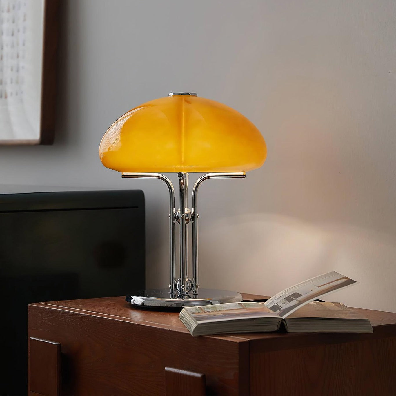 Lampa biurkowa w stylu retro minimalistyczna