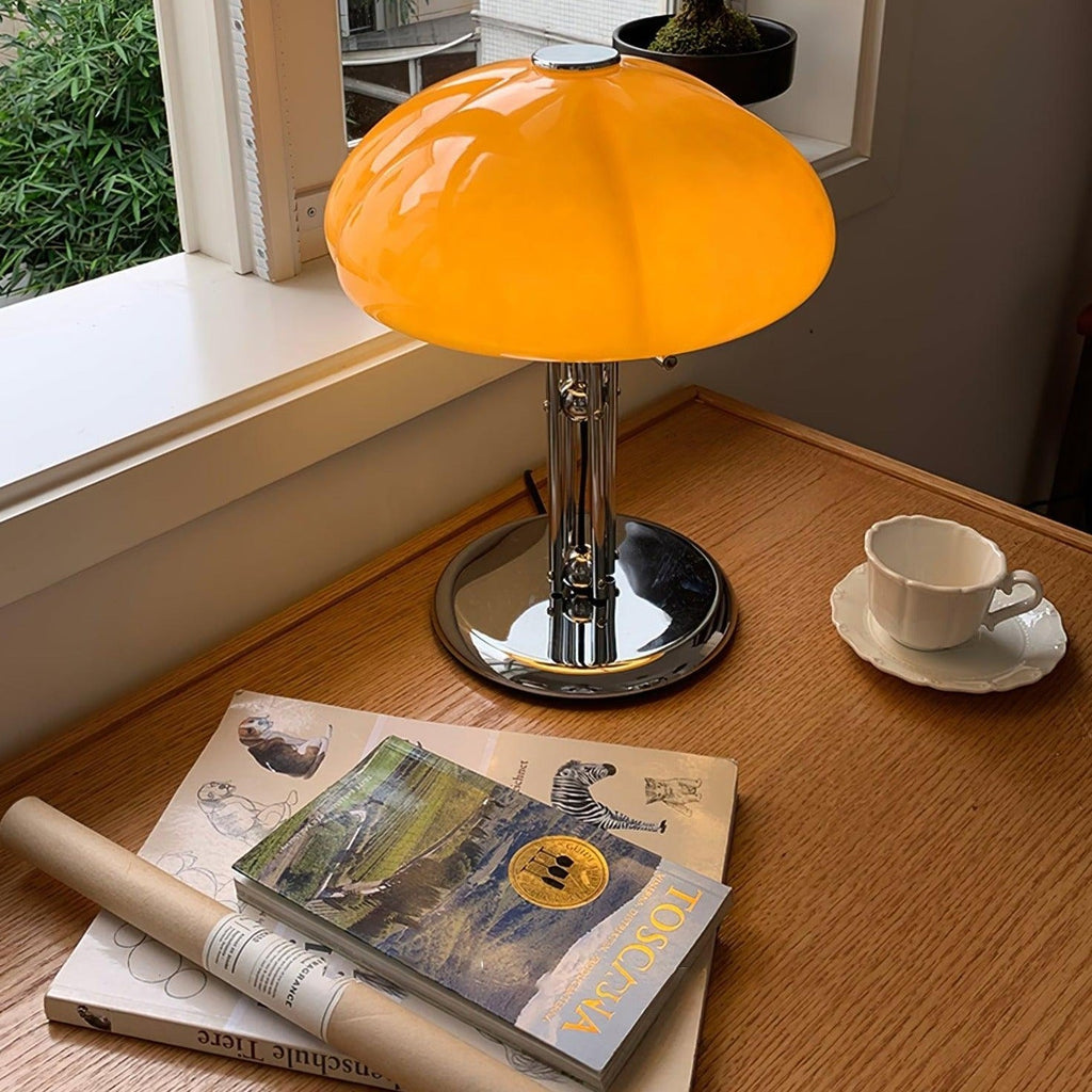 Lampa biurkowa w stylu retro minimalistyczna