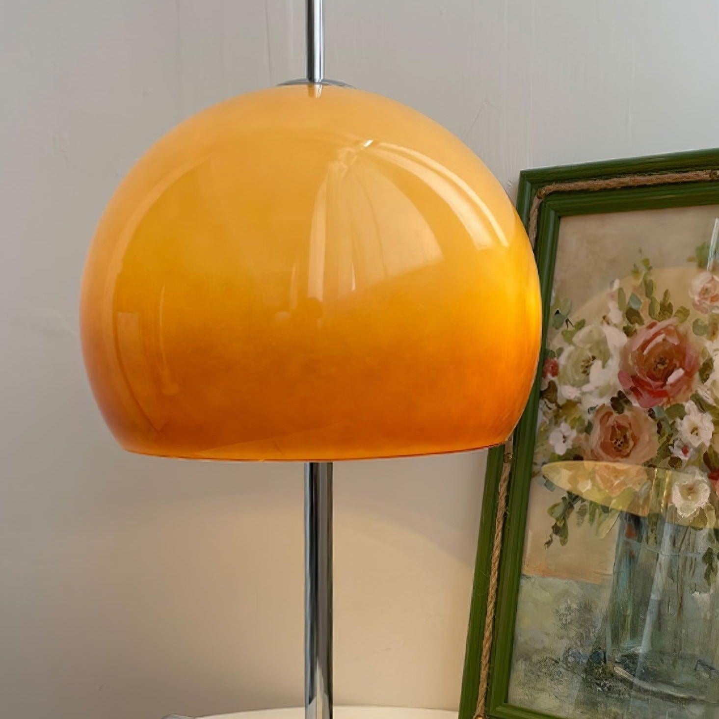 Lampa biurkowa w stylu retro minimalistyczna