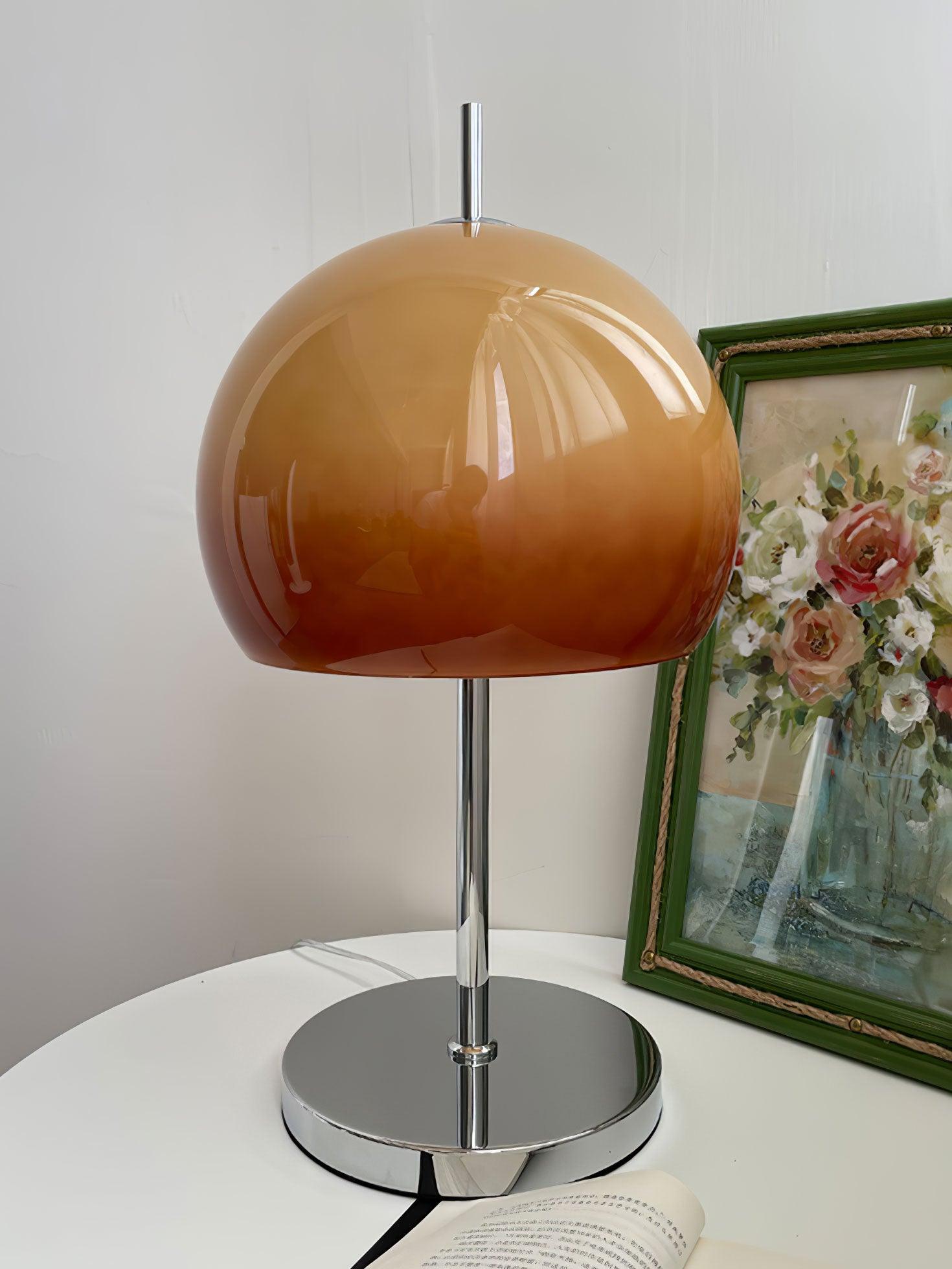 Lampa biurkowa w stylu retro minimalistyczna