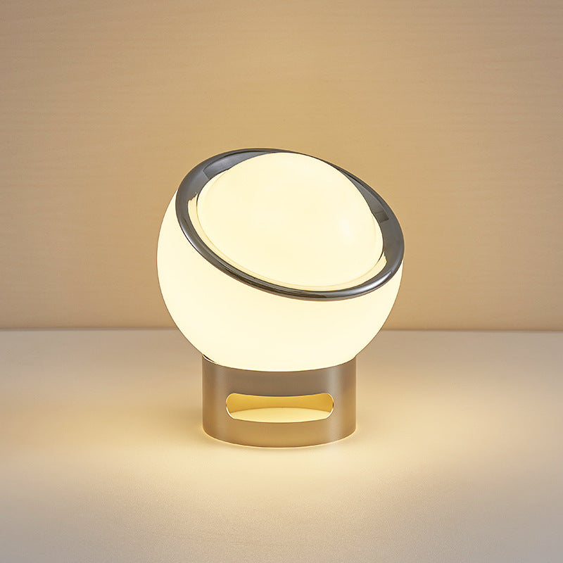 Klasyczna lampa biurkowa inspirowana Francją